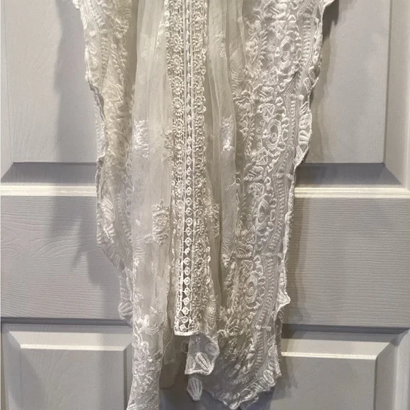 Elegant White Lace Kimono - Picture 6 of 9